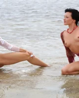 Girls in Nature - 02-0004