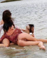 Girls in Nature - 21-0073