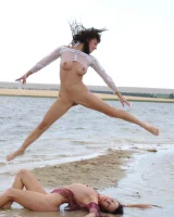 Girls in Nature - 40-0127