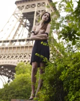 Hegre Art - 07-anna-s-eiffel-tower-park-annaseiffeltowerpark_071509_007xxxl