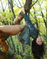 Outdoor Girls in Nature - 21-0021-autumn-girl