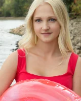 Showy Beauty - 02-showybeauty_0003