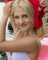 Showy Beauty - 12-showybeauty_0013