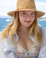 Showy Beauty - 07-nikoleta-sea-voyage-0007