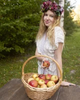 Showy Beauty - 10-nikoleta-vitamins-0011